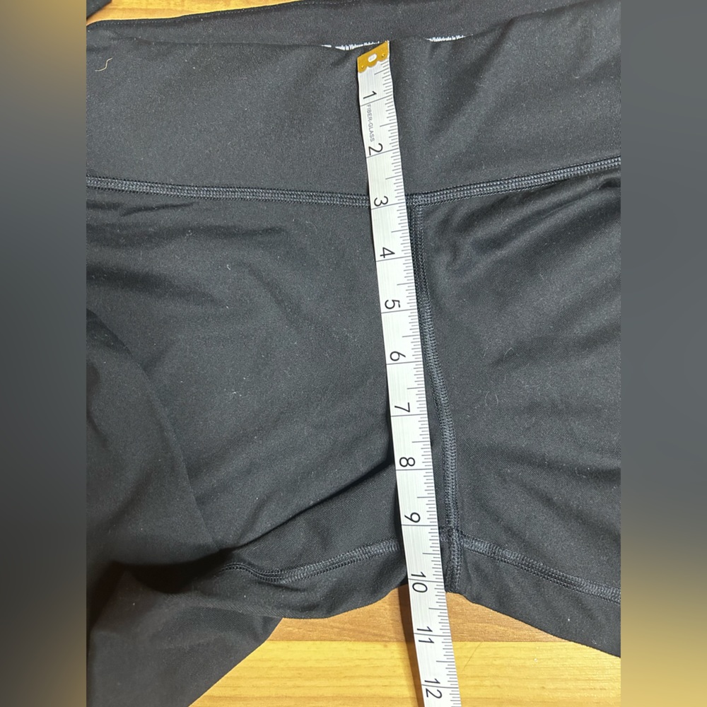 ✨NWOT✨ PINK Ultimate Black High Waisted Leggings, Size M - Picture 8 of 11